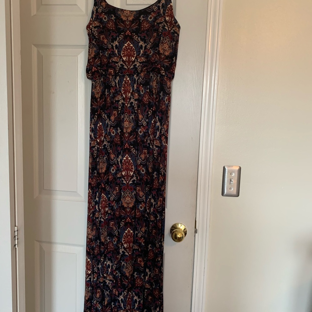 Patterned Maxi Dress - Picture 2 of 3